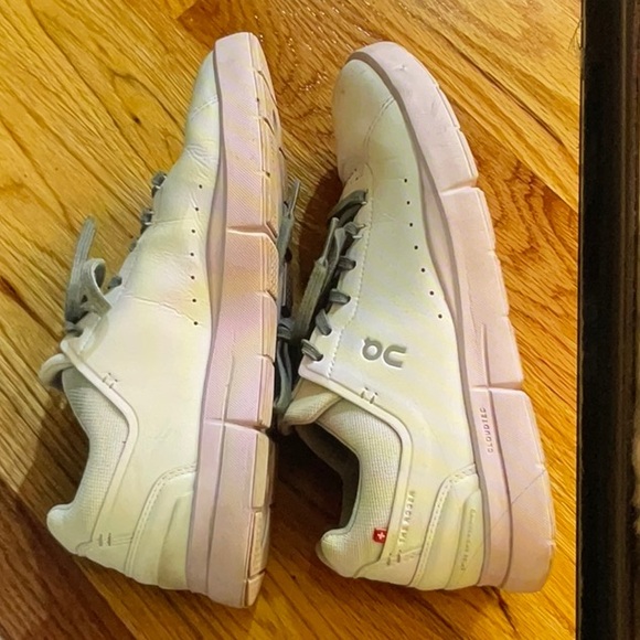 On Cloud Running Women's Athletic Shoes - White and Gray - Picture 3 of 5